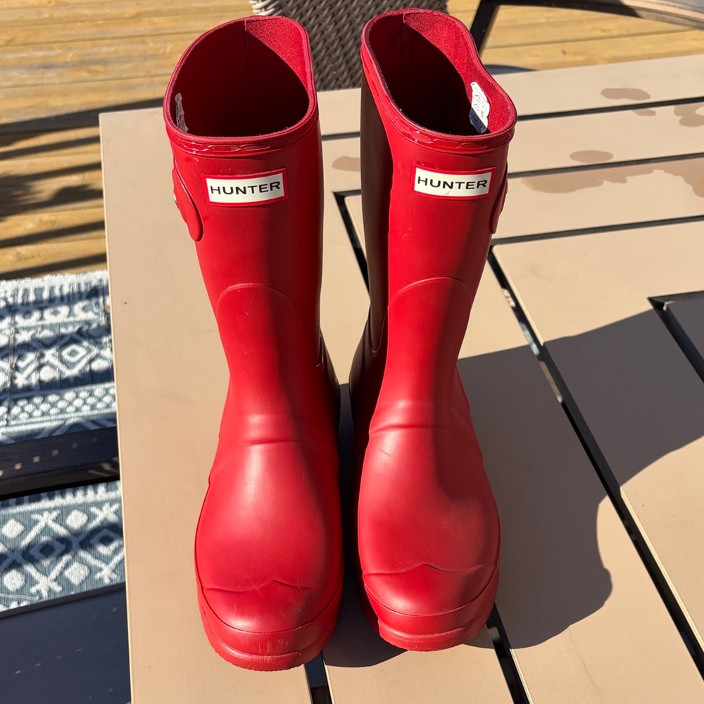 Hunter Bold Red Waterproof Boots - Picture 4 of 5